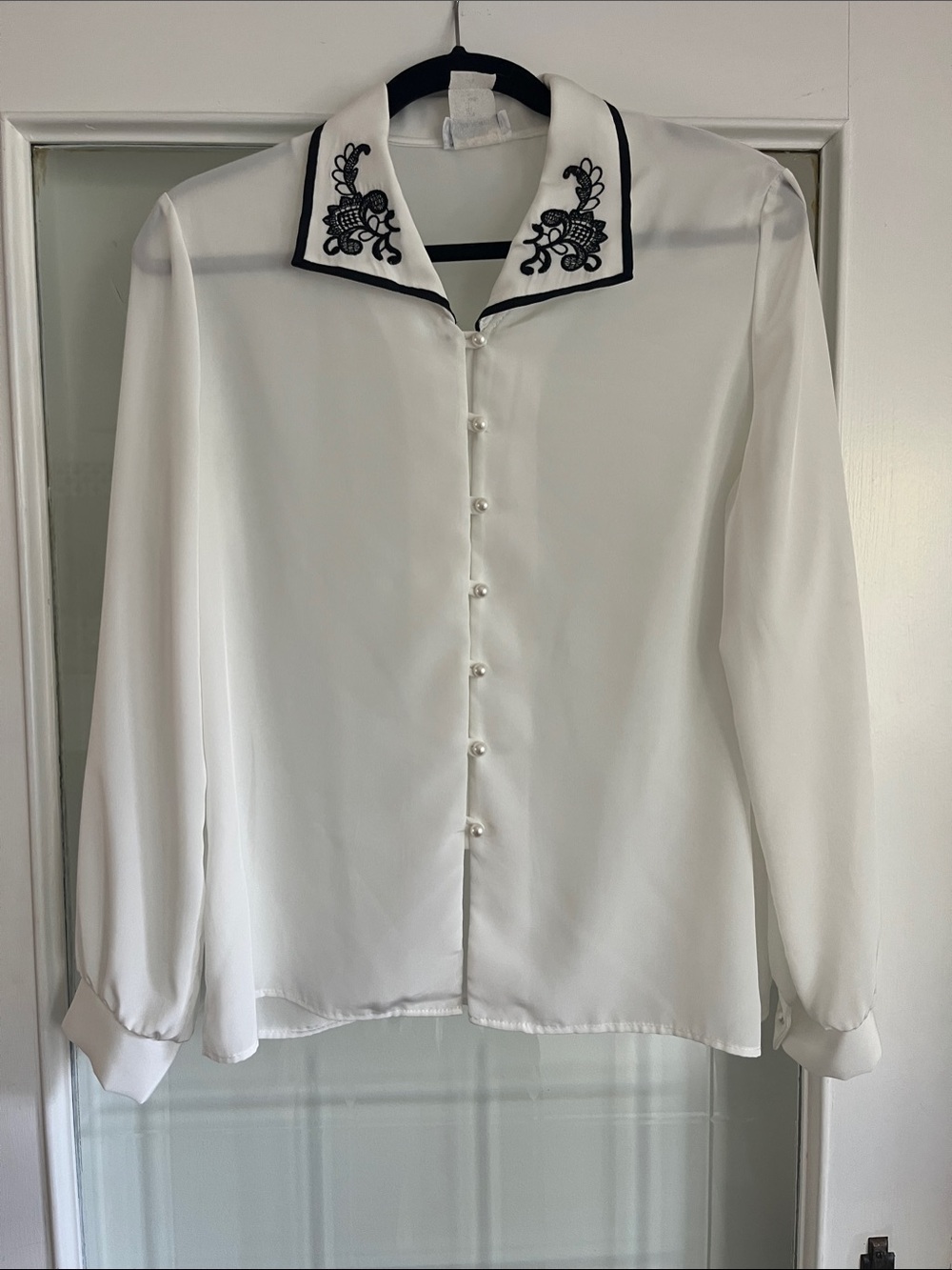 Vintage White Button-Front Blouse with Black Embroidered Collar